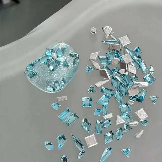 Huazi Cut Kynsitimantit Blue 50 kpl