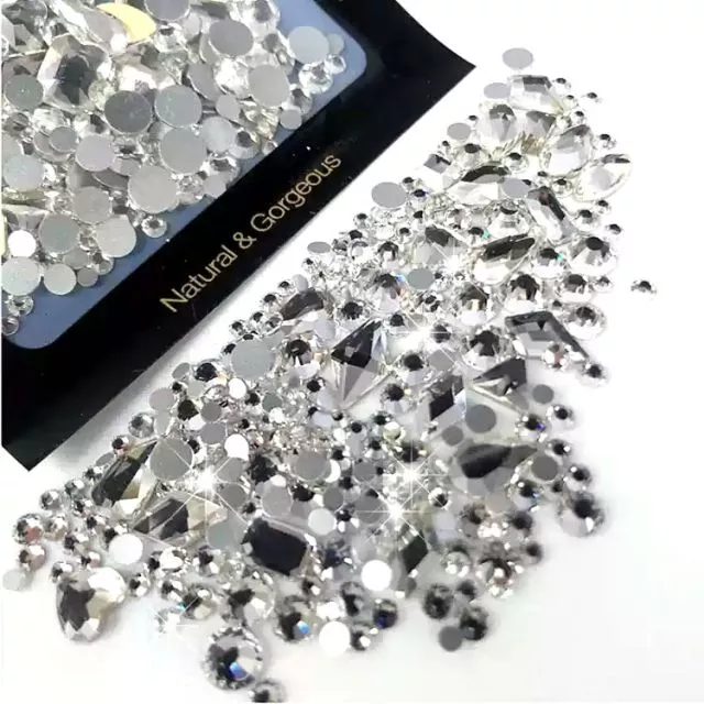 Kynsitimantteja 170kpl / Silver