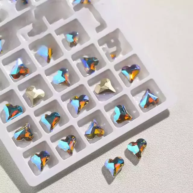 Nailart Timantti 8mm x 9mm 5kpl