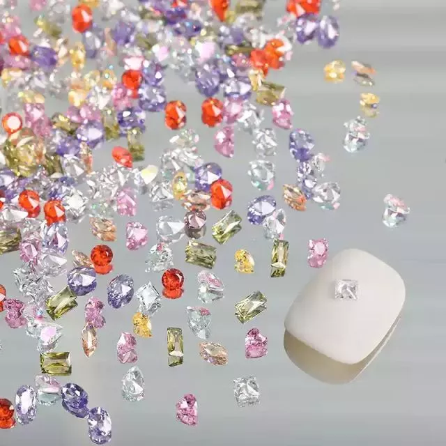 Mini Zircon Kynsikristallit Transparent Mixed #2 50kpl