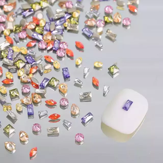 Mini Zircon Kynsikristallit Mixed #3 50kpl