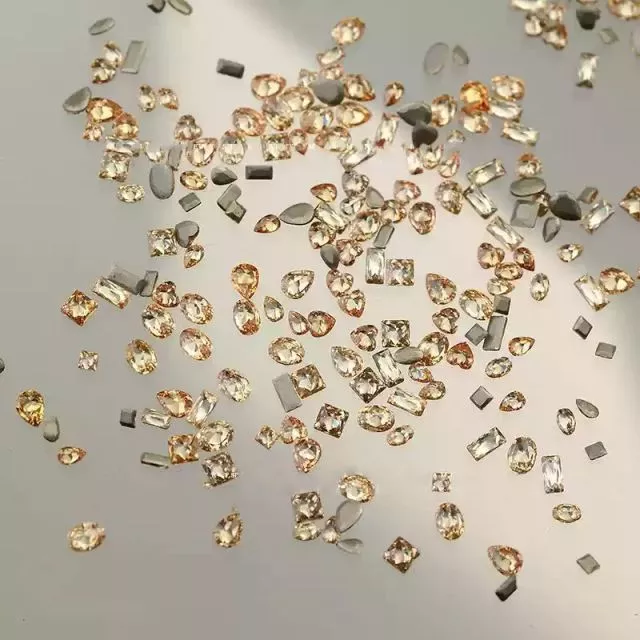 Mini Zircon Kynsikristallit #5 200kpl
