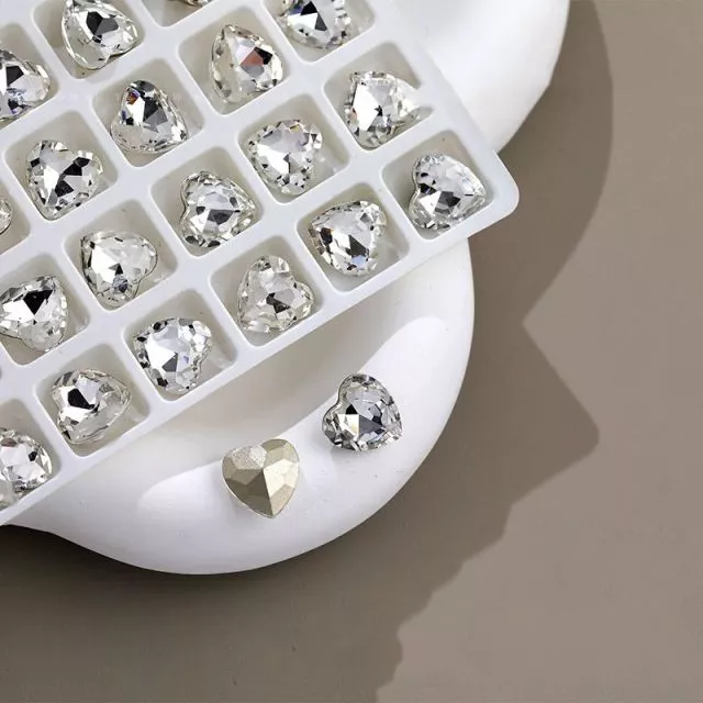 Nailart Timantti Sydän #15 10mm x 10mm 5kpl