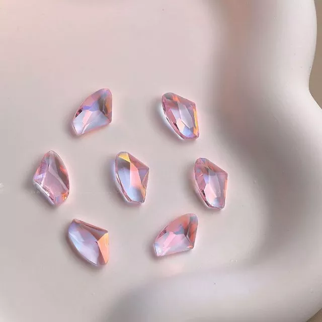 Nailart Timantti 9mm x 14mm 5kpl