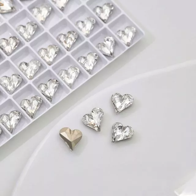 Nailart Timantti Sydän #06 8mm x 9mm 5kpl