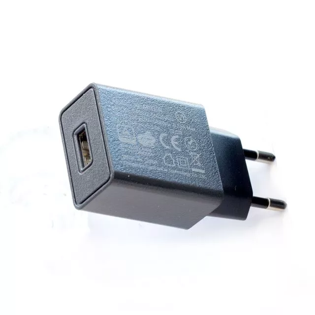 Virtalähde 5VDC, 2A, 10W / USB