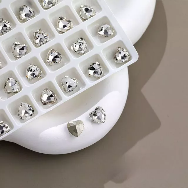 Nailart Timantti Sydän #05 8mm 5kpl