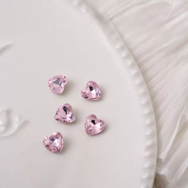 Nailart Timantti Sydän 6mm x 6mm 5kpl