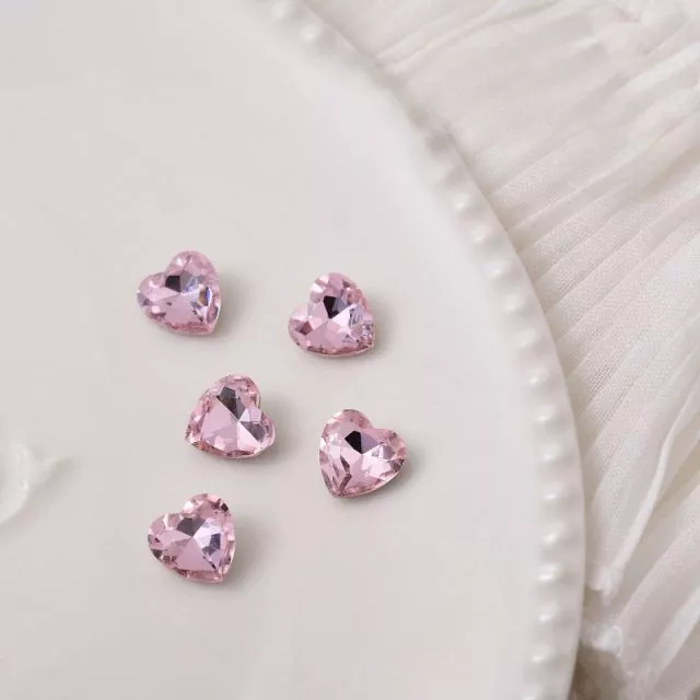 Nailart Timantti Sydän 8mm x 8mm 5kpl